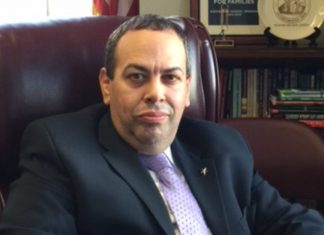 Former principal Roger Leon chosen as Newark’s new superintendent