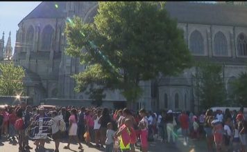 Man pays for 1,500 Newark residents to go to Six Flags