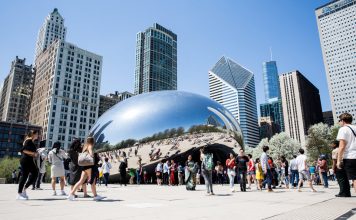 The mayors of 2 major US cities blame 2 big factors for Americans’ low wages