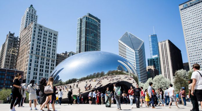 The mayors of 2 major US cities blame 2 big factors for Americans’ low wages