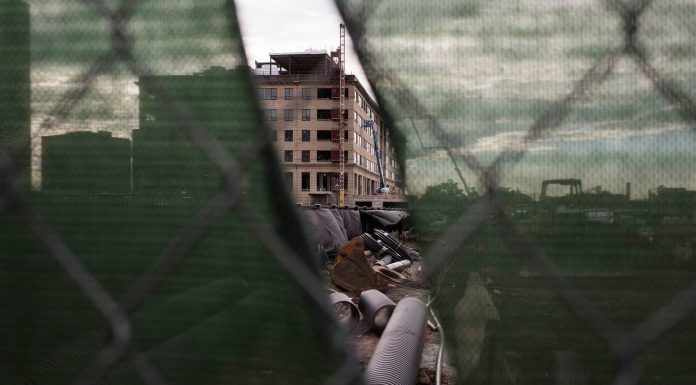 Will Amazon pick underdog Newark for its HQ2? Experts worry the city cannot afford to win.